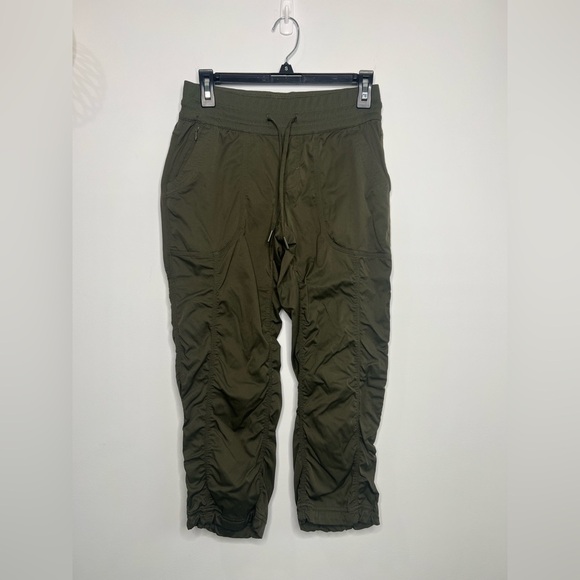 The North Face Capris - Picture 1 of 8